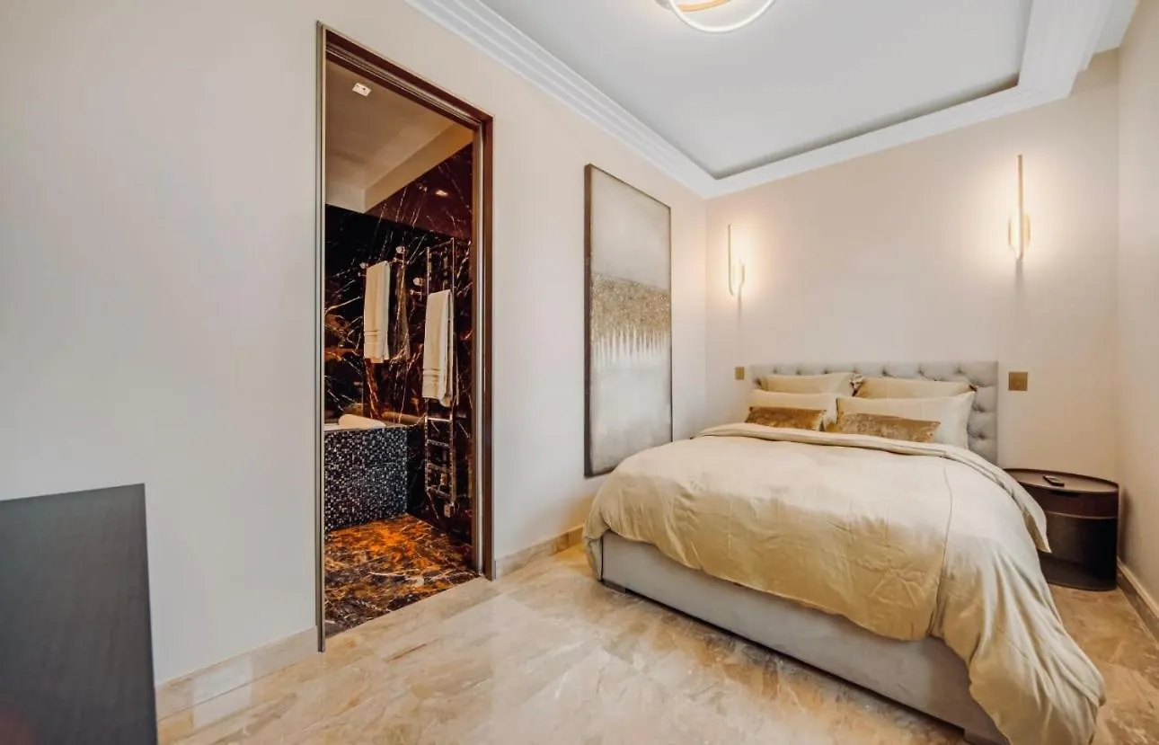 Luxueux Champs Elysees Διαμέρισμα Παρίσι 0*,  Γαλλία