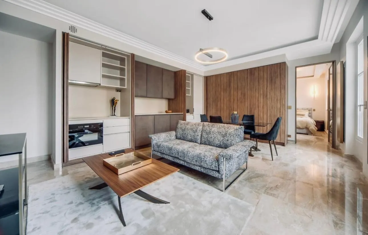 شقة Luxueux Champs Elysees باريس
